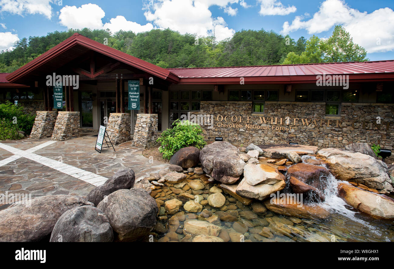 Die ocoee Whitewater Center unterstützt Fluss Sportarten wie Rafting und Kajakfahren auf dem Ocoee River im Cherokee National Forest, TN. Stockfoto