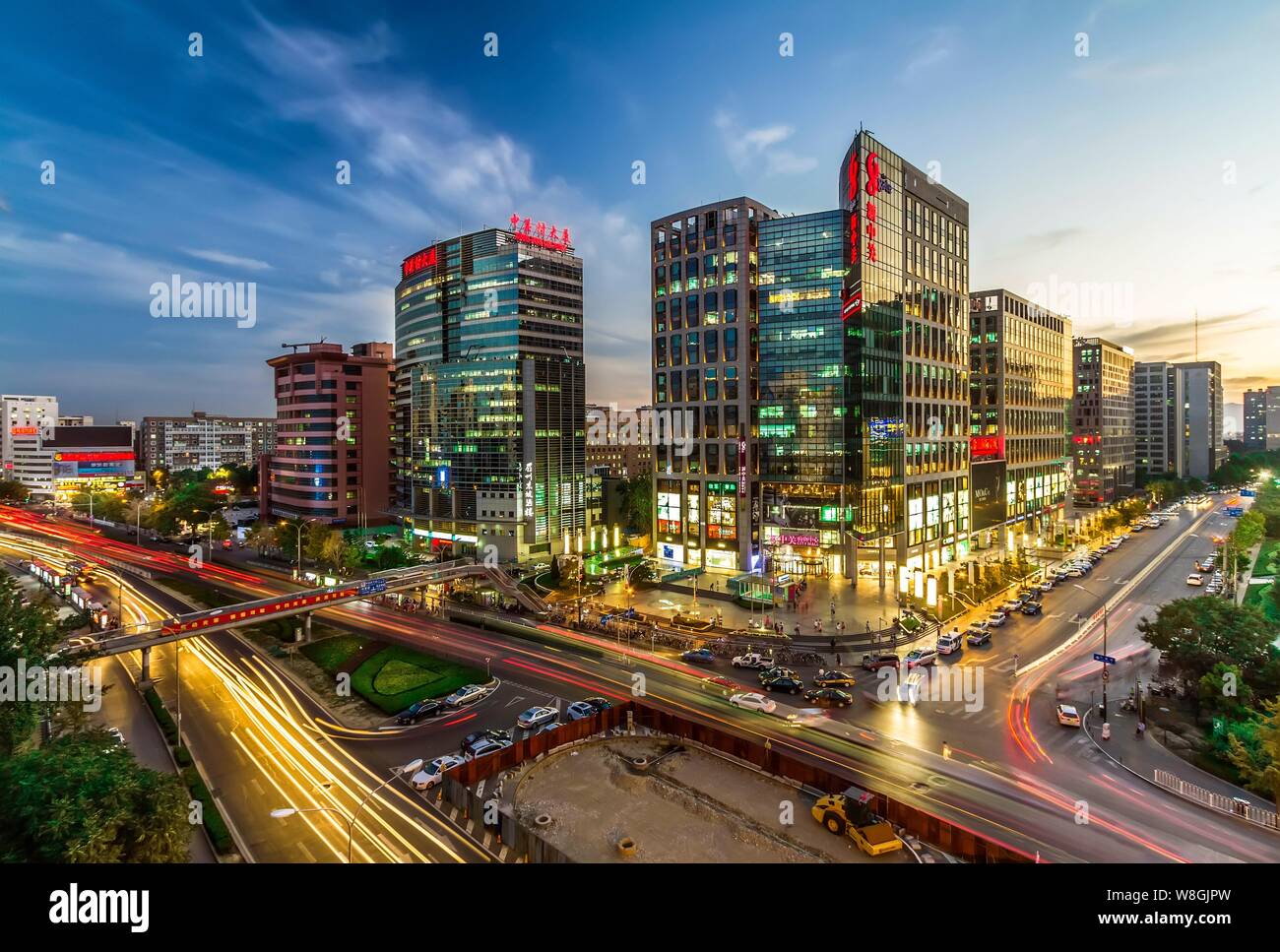 Nachtansicht von Zhongguancun Science Park, wie China's Silicon Valley, in Haidian District, Beijing, China, 27. August 2014 bekannt. Stockfoto