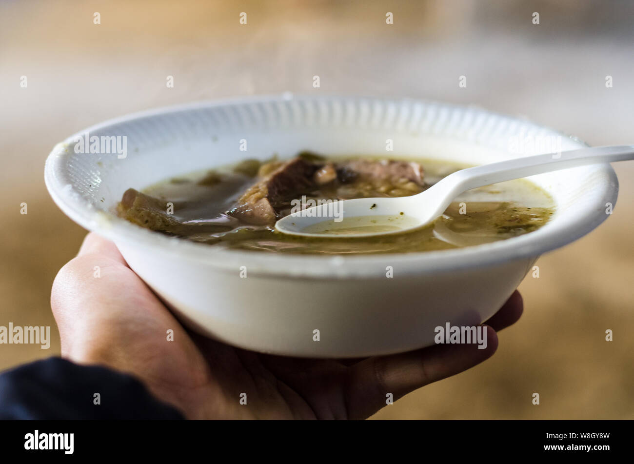 Die Suppe von Mote oder patasca ist ein leckeres und sehr beliebte Suppe in der Zone der Anden, auch in Peru Stockfoto