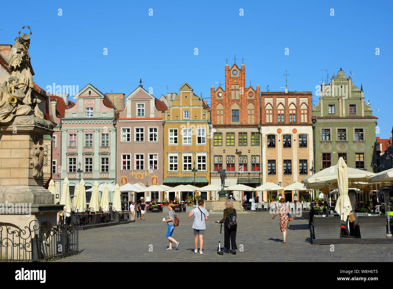 Poznan, Greatpoland, Polen - Juni 27, 2019: historische Gebäude auf dem Alten Marktplatz Stary Rynek von Poznan - Polen. Stockfoto
