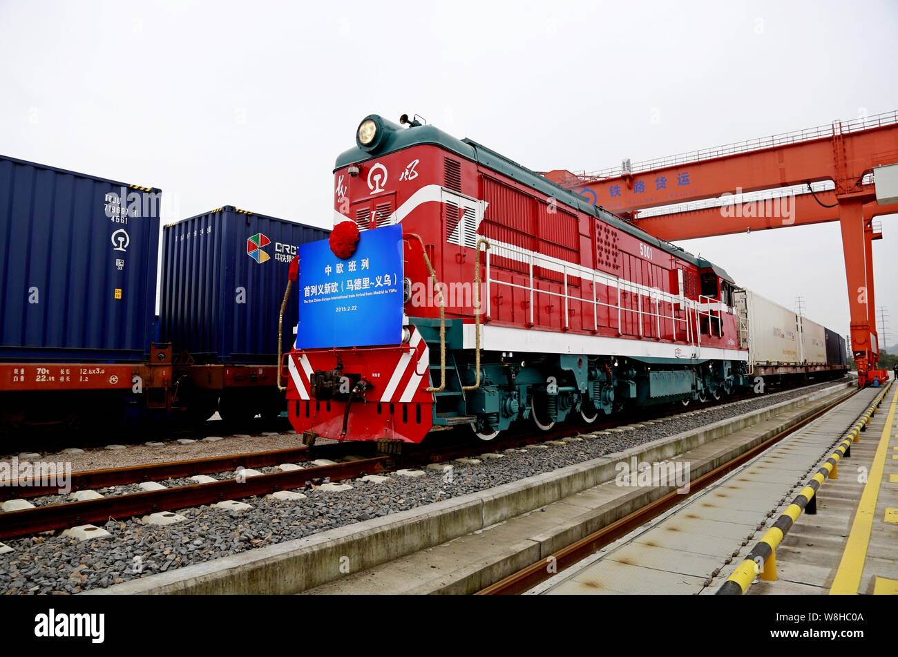 Die erste China-Europe International Güterzug wird dargestellt, nach der in einem Container Terminal aus Madrid Spanien über den Ellen Orth'ou Cargo Line Stockfoto