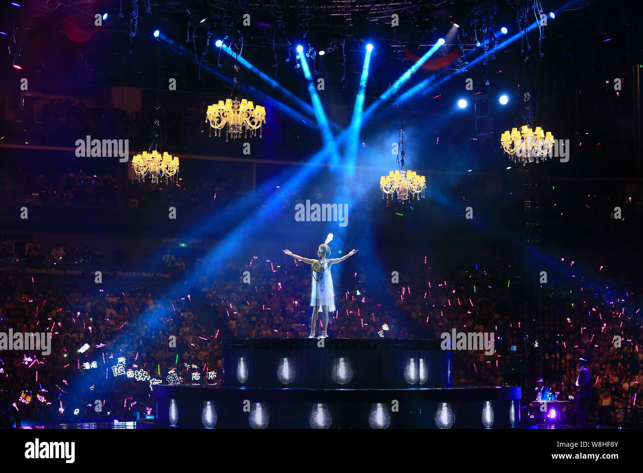 Taiwanesische Sängerin Jolin Tsai führt an der Shanghai Concert während Ihrer 'Play' World Tour in Shanghai, China, 18. Juli 2015. Stockfoto