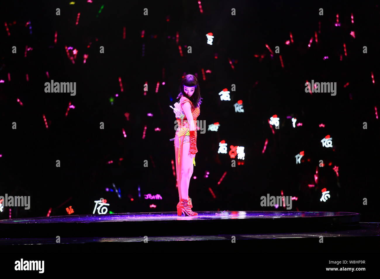 Taiwanesische Sängerin Jolin Tsai führt an der Shanghai Concert während Ihrer 'Play' World Tour in Shanghai, China, 18. Juli 2015. Stockfoto