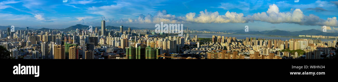 Allgemeine Ansicht von Shenzhen in Shenzhen, der südchinesischen Provinz Guangdong, 14. Juli 2014. Stockfoto