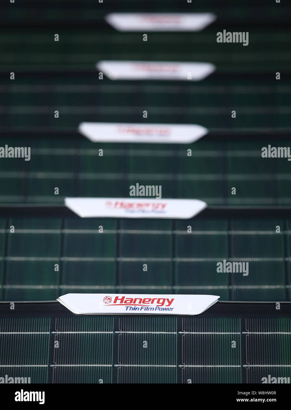 ---- Blick auf Photovoltaik Batterien von Hanergy Thin Film wird dargestellt in Peking, China, 13. September 2014. Hanergy Thin Film macht, die Solar equ Stockfoto