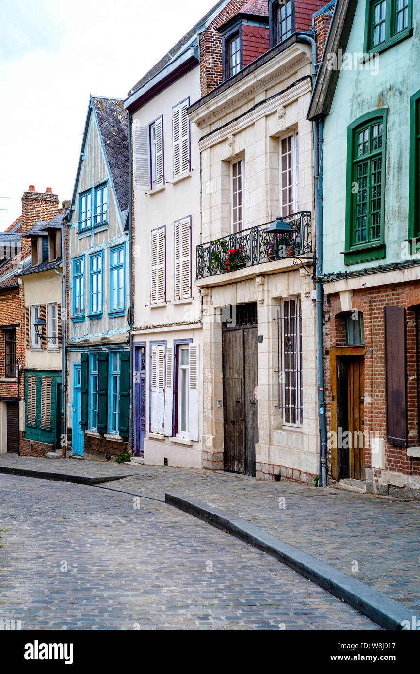 Historische Häuser im Zentrum von Amiens, Frankreich Stockfoto