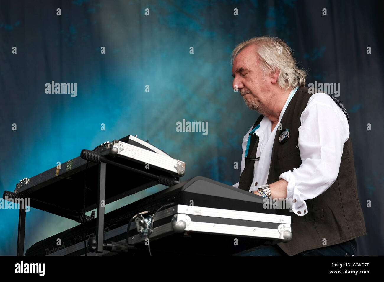 Banbury, Großbritannien. 09 Aug, 2019. Keyboarder Jan Russell Schelhaas mit Englischen progressive und Psychedelic Rock Band Carava führt live auf der Bühne in Cropredy Festival in Banbury. Credit: SOPA Images Limited/Alamy leben Nachrichten Stockfoto