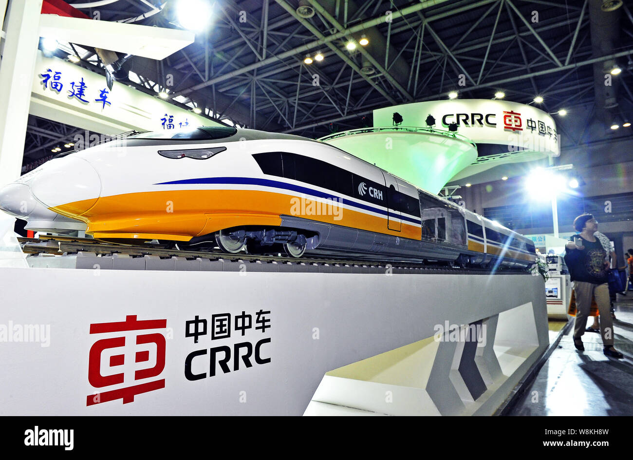 ---- Ein Modell von einem Zug ist auf dem Stand von Crrc (China Eisenbahnrollmaterial Corporation) während einer Ausstellung in Fuzhou city, Südosten Stockfoto