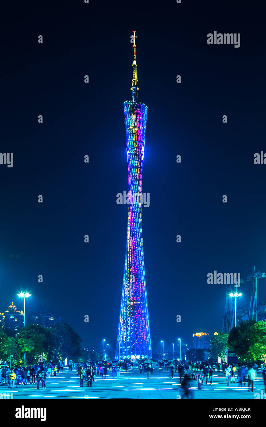 Nachtansicht des Canton Tower in Guangzhou City, die südchinesische Provinz Guangdong, 25. März 2016. Stockfoto
