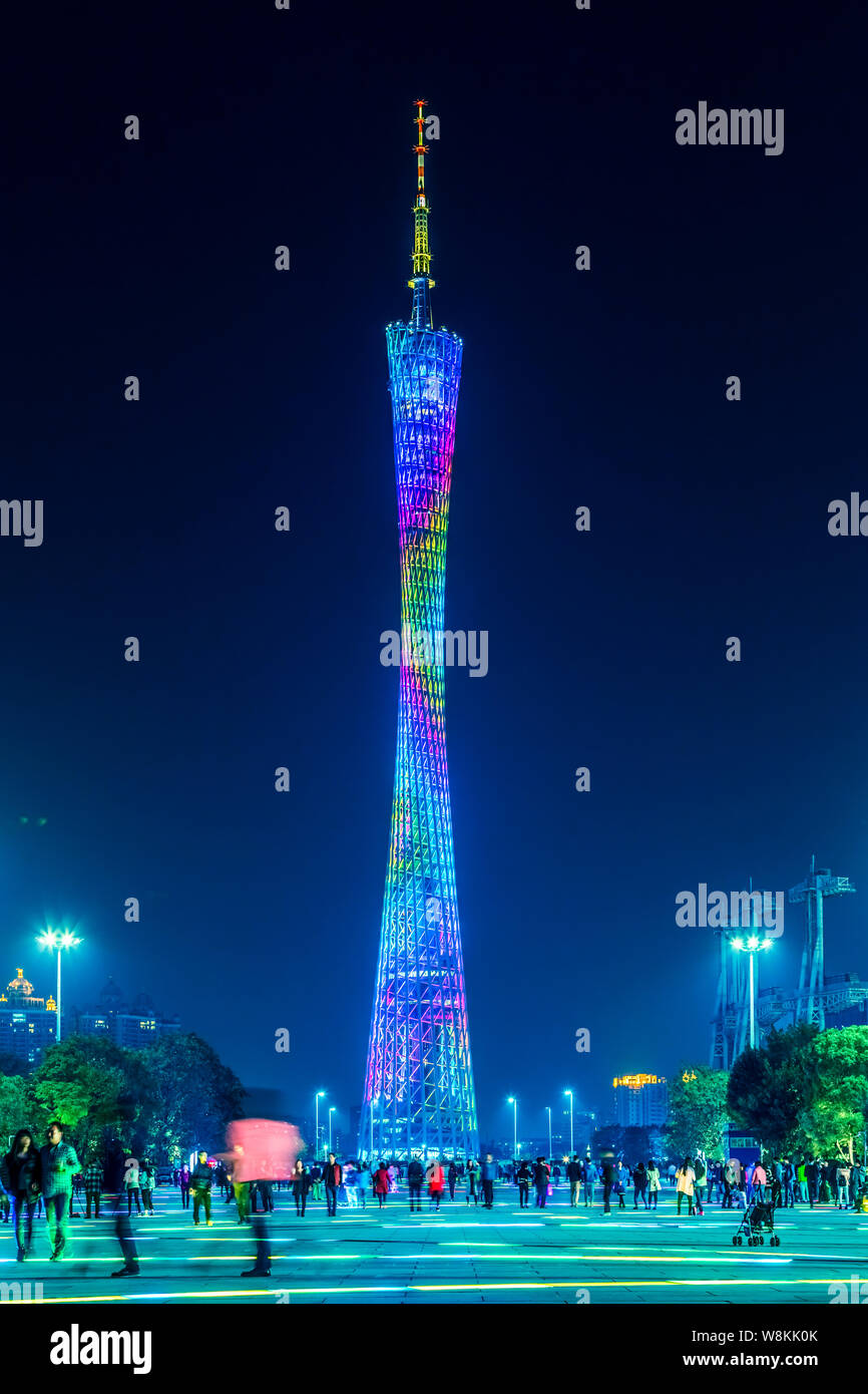 Nachtansicht des Canton Tower in Guangzhou City, die südchinesische Provinz Guangdong, 25. März 2016. Stockfoto