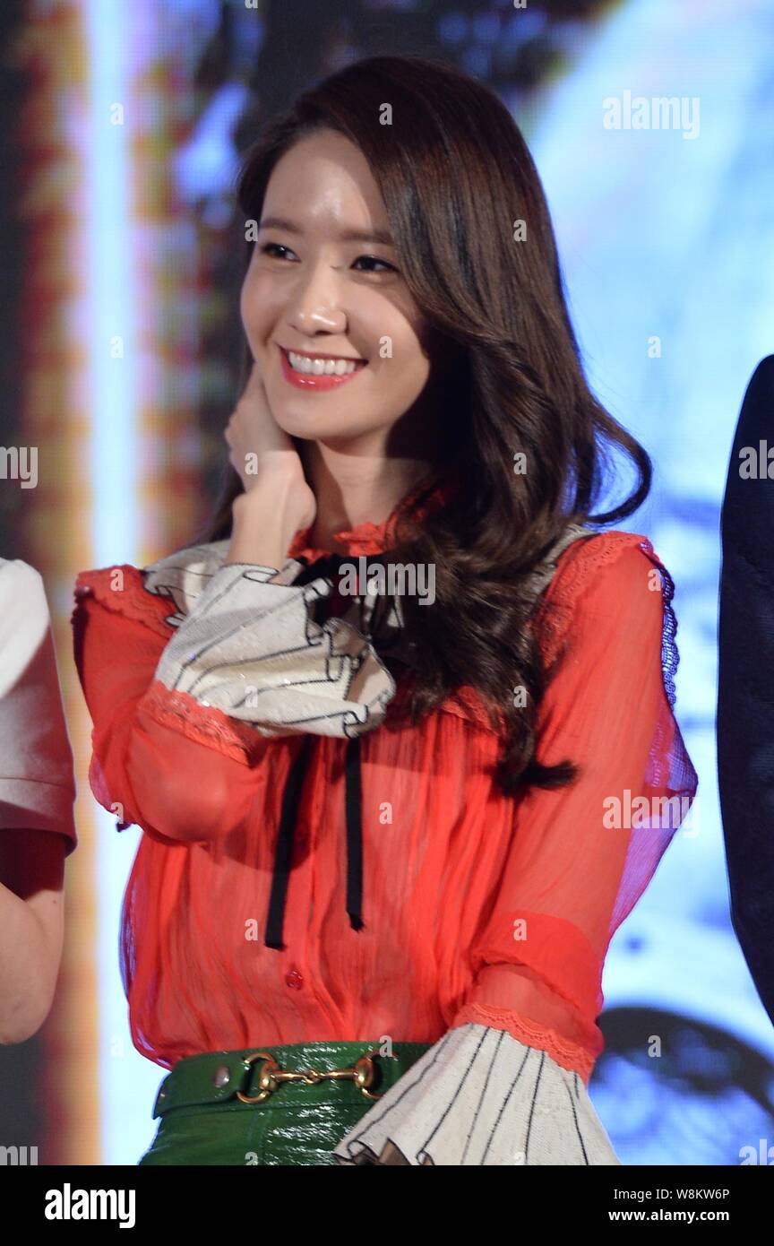 Korean Girl Stockfotos Und Bilder Kaufen Seite 2 Alamy
