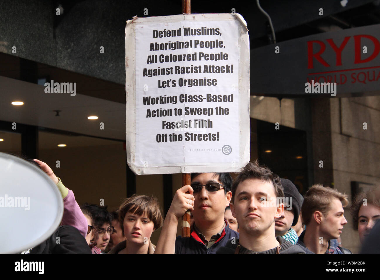 Sydney, Australien. 10. August 2019. Unite gegen Rechts und NUS gegen Rassismus ein Protest außerhalb Rydges Hotel World Square zu protestieren gegen das zuständige CPAC (Konservative politische Aktion Konferenz) organisiert. Polizei hat eine Festnahme. Credit: Richard Milnes/Alamy leben Nachrichten Stockfoto