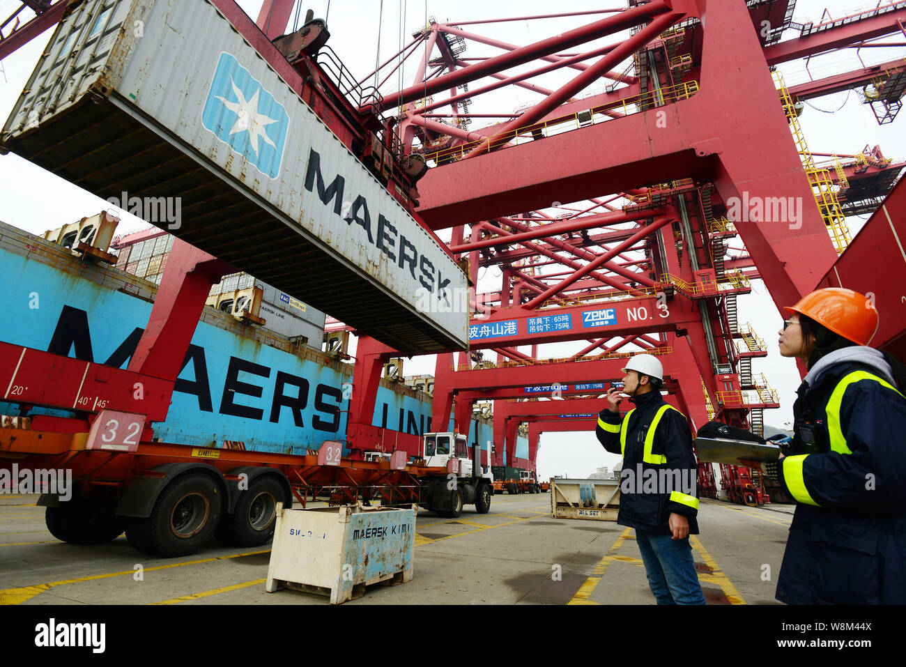 Abgeladener Lkw Container Stockfotos Und Bilder Kaufen Alamy