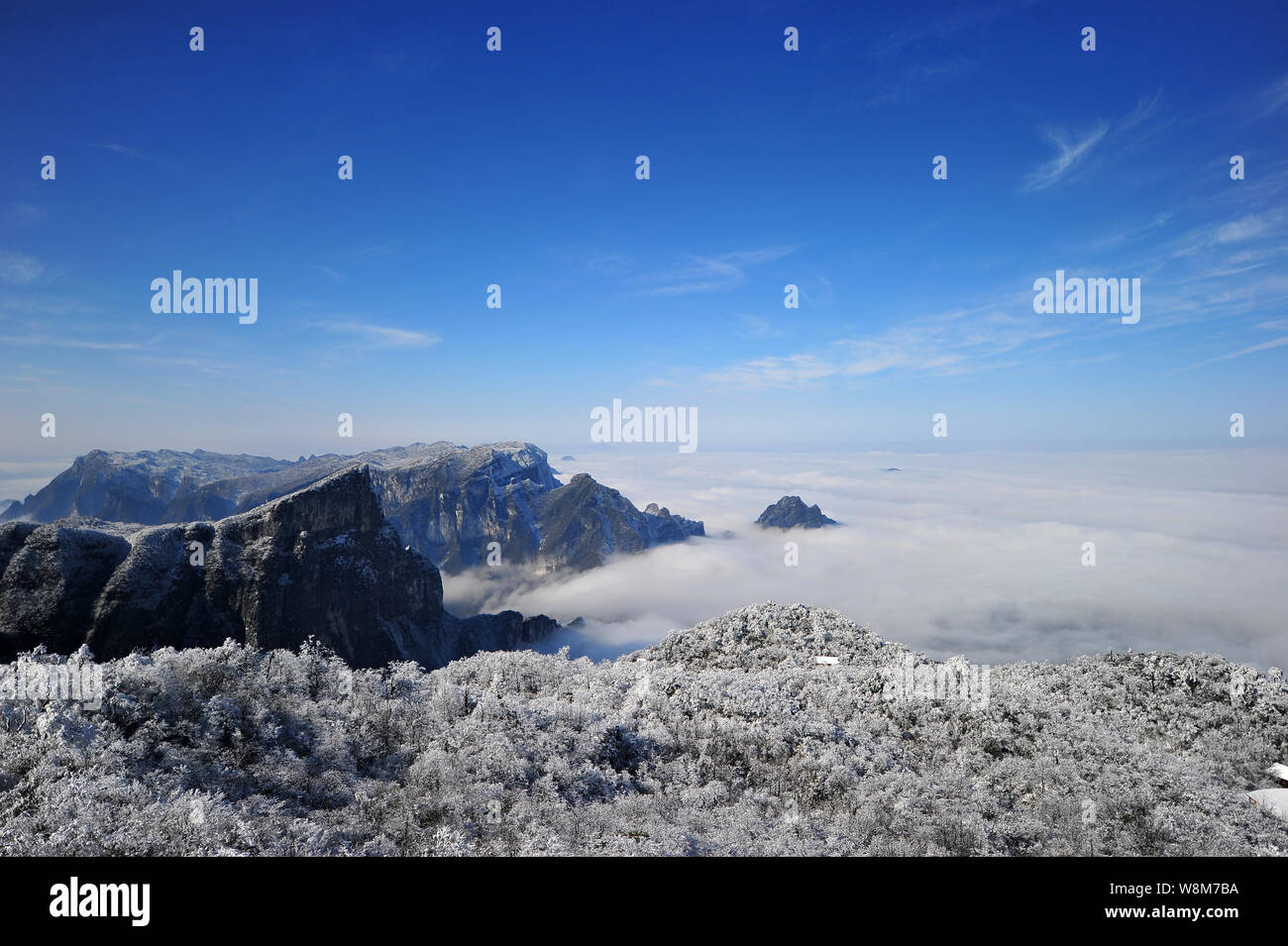 Landschaft von Tianmen Mountain im Schnee in Niagara-on-the-Lake City, Central China Hunan Provinz, 15. Januar 2016. Stockfoto