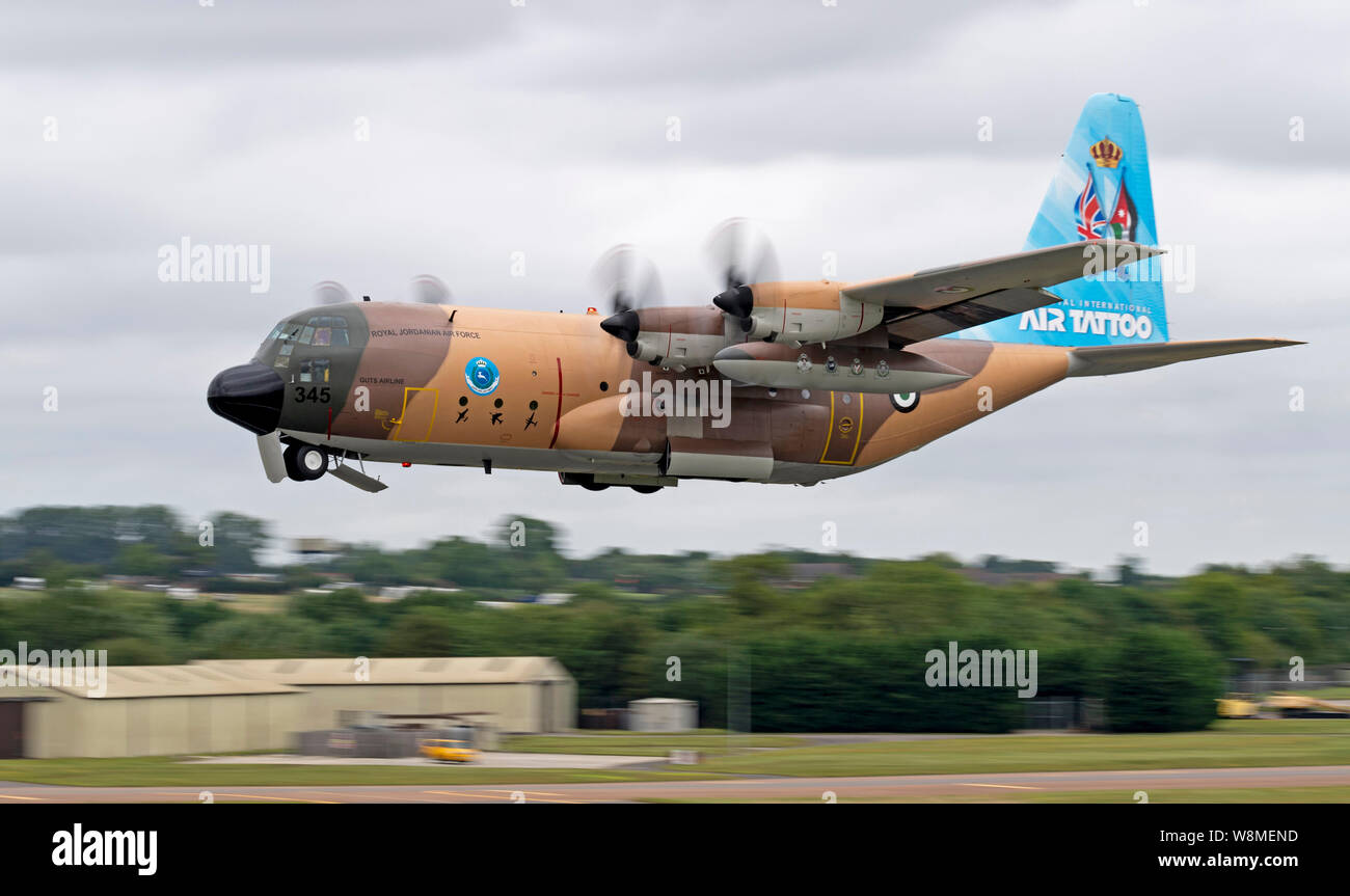 Eingeweide 345 Fluggesellschaft Royal Jordanian C-130H Hercules der 3. Transport squadron der RIAT 2019 Stockfoto