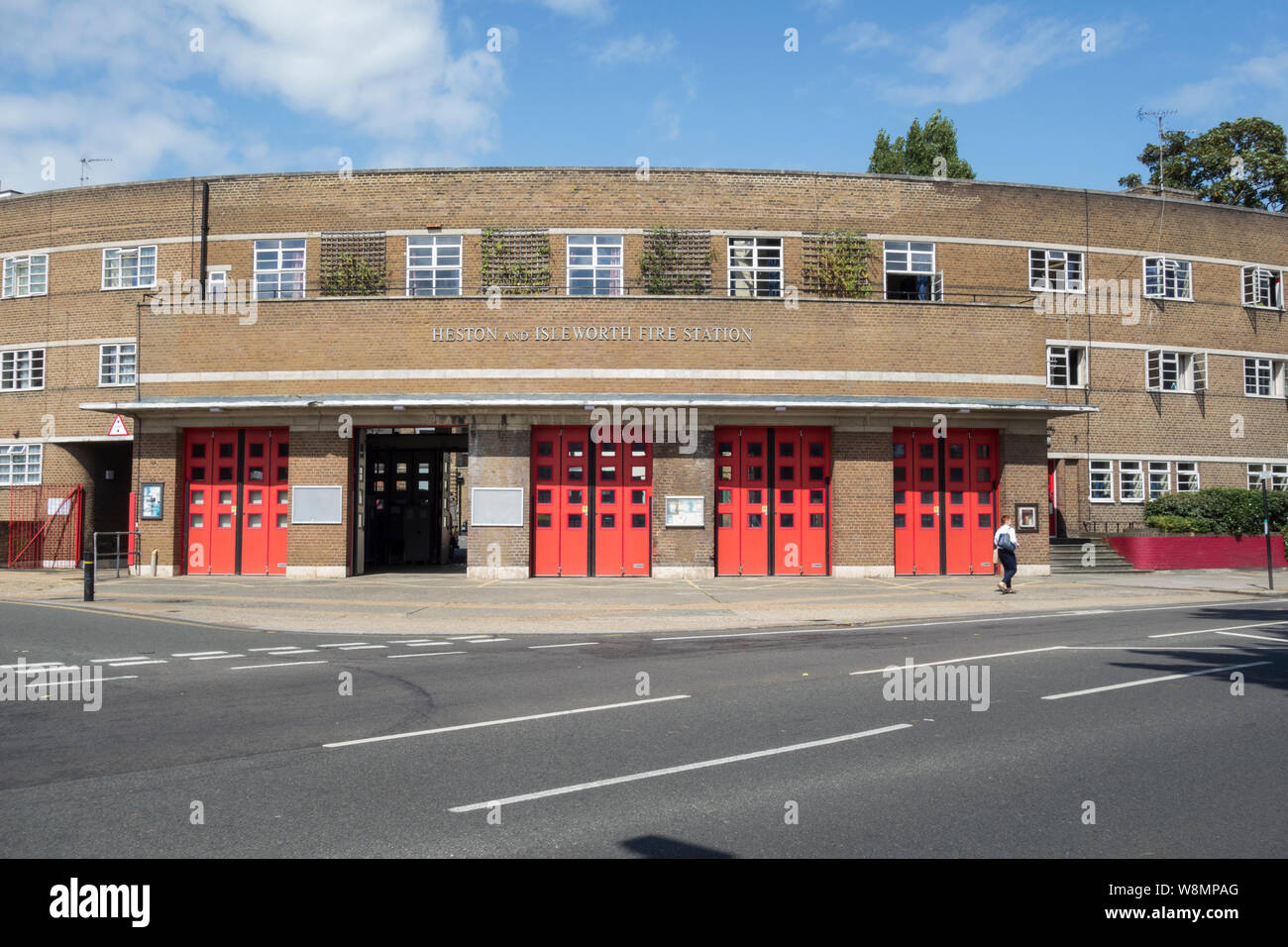 Das Äußere von Heston und Isleworth Fire Station, London Road, Isleworth, London, UK Stockfoto