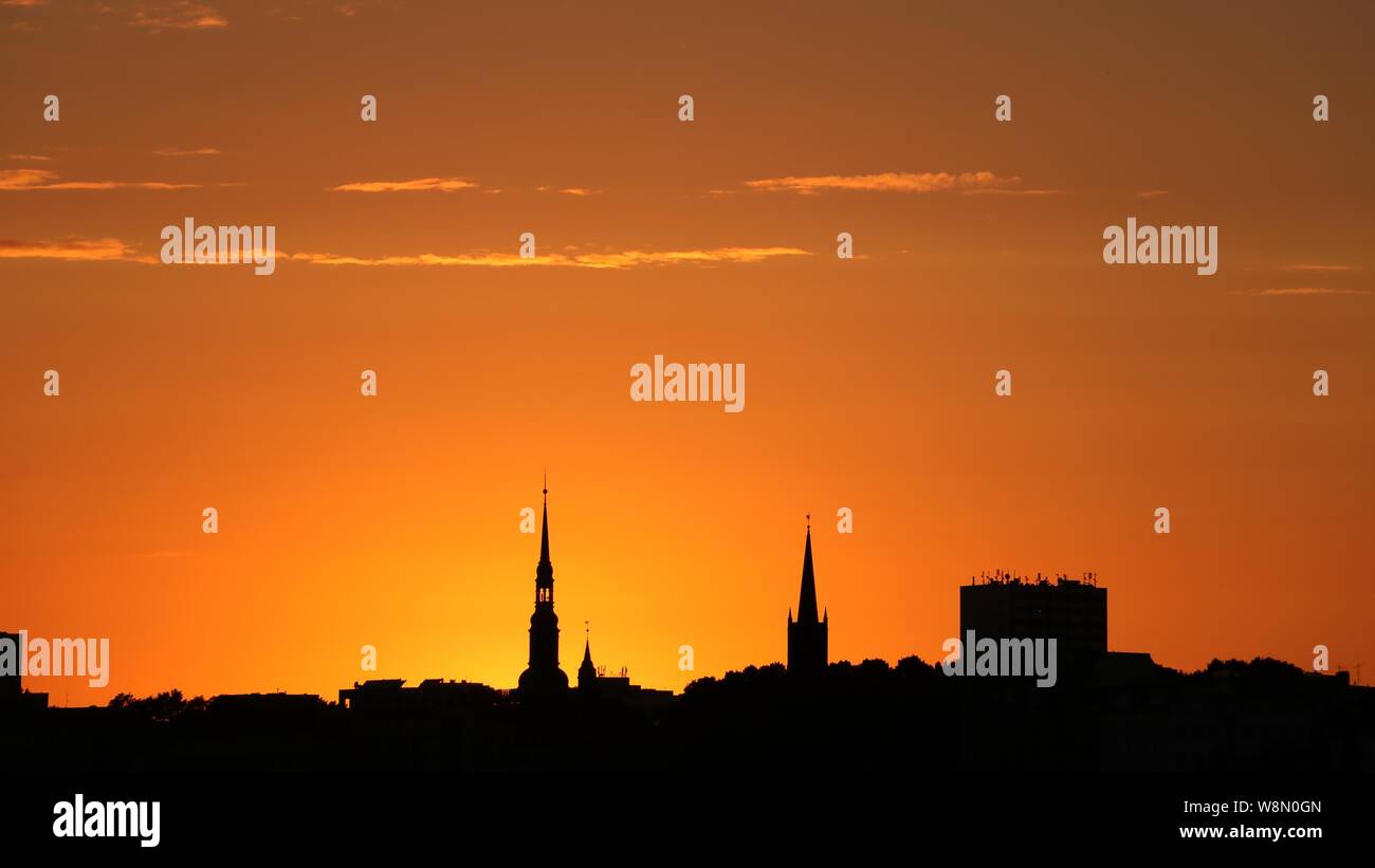 Sonnenuntergang in Hamburg, Cityline Deutschland Stockfoto