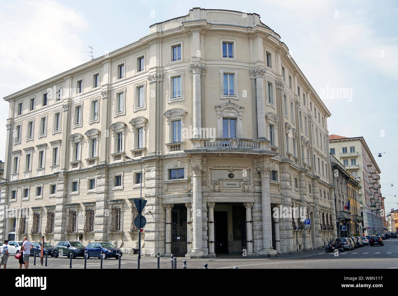 Elegantes Gebäude aus Stein im neo-barocken Stil, das ehemalige Hauptquartier der Banco Popolare di Mantove, eine Co-operative Bank, in Mantua Italien Stockfoto