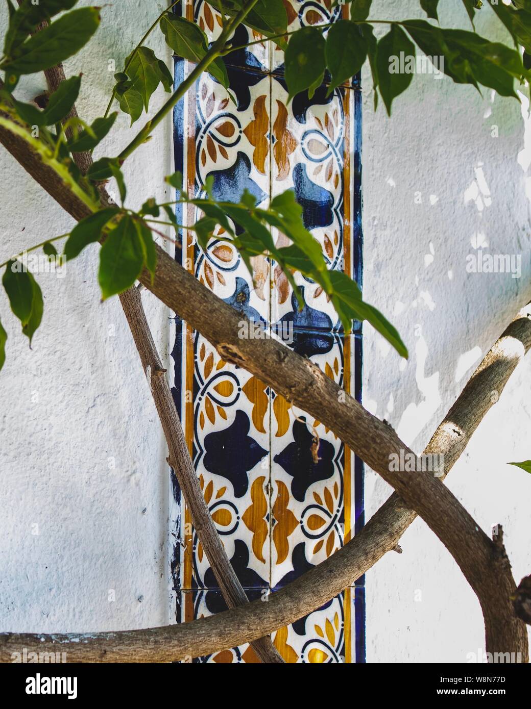 Alten portugiesischen Fliesen. Klassische Architektur und Kirche aus Portugal. Jahrgang kulturellen Stil. Stockfoto