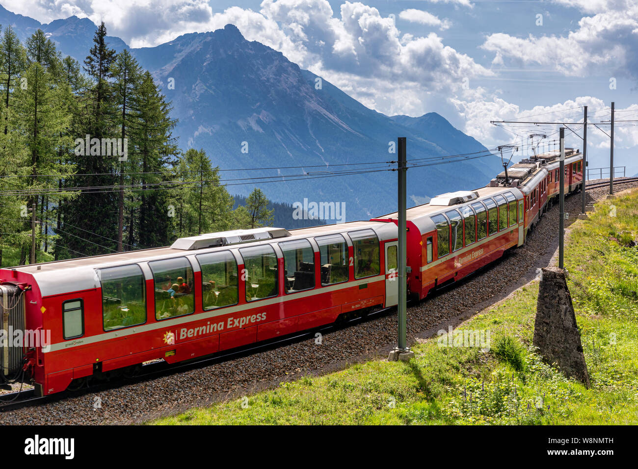 Der rhätischen Bahn, Bernina Express, Kanton Graubünden, Schweiz Stockfoto