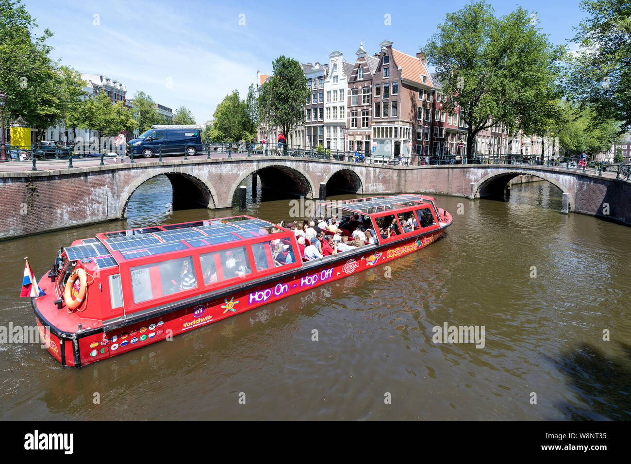 Amsterdam Canal Boot BZN 5 von City Sightseeing Amsterdam Keizersgracht/Leidsegracht Kreuzung. Stockfoto