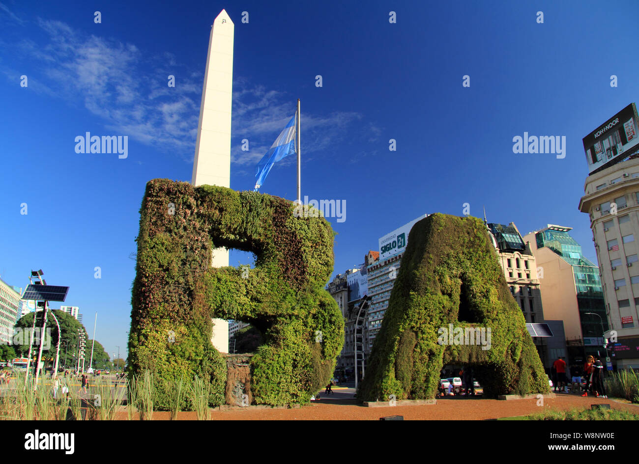 Der Obelisk von Buenos Aires, am Platz der Republik gelegen, ist eines der bekanntesten Symbole in der Südamerikanischen Hauptstadt von Argentinien Stockfoto