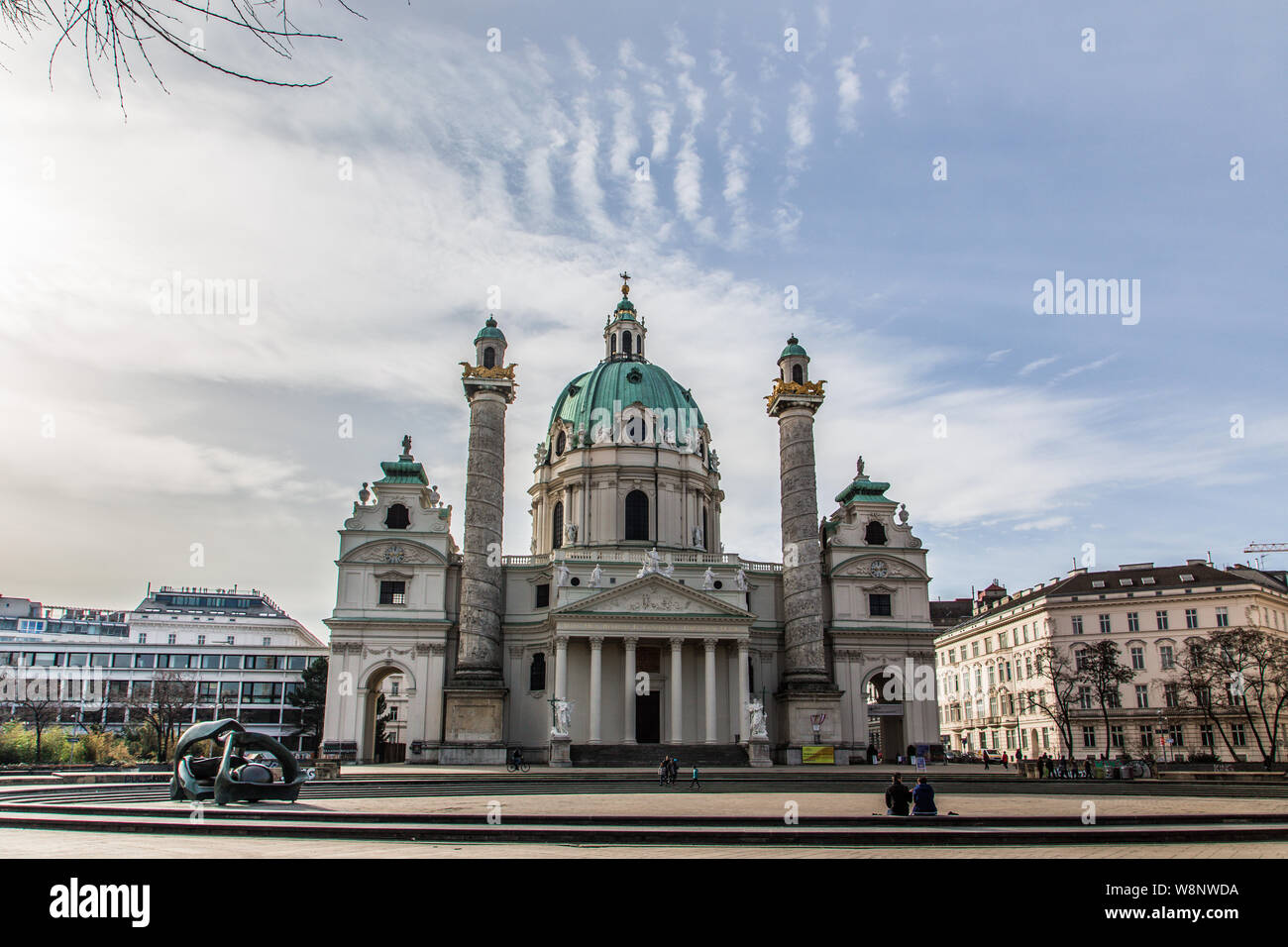 Wiener Karlskirche aka Karlskirche Wien Österreich außen Stockfoto