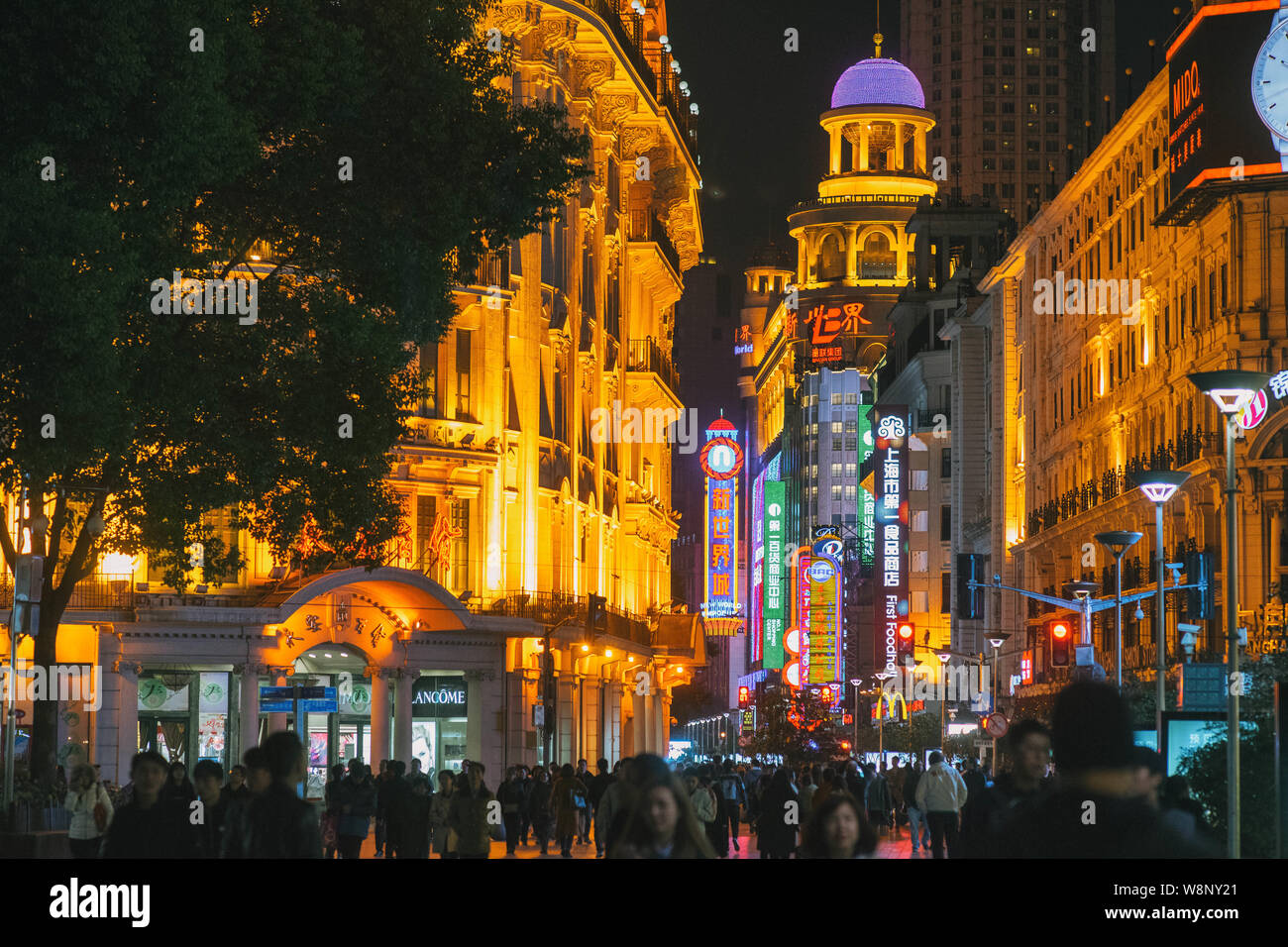 Nanjing East Road, Shanghai Shopping Fußgängerzone. Stockfoto