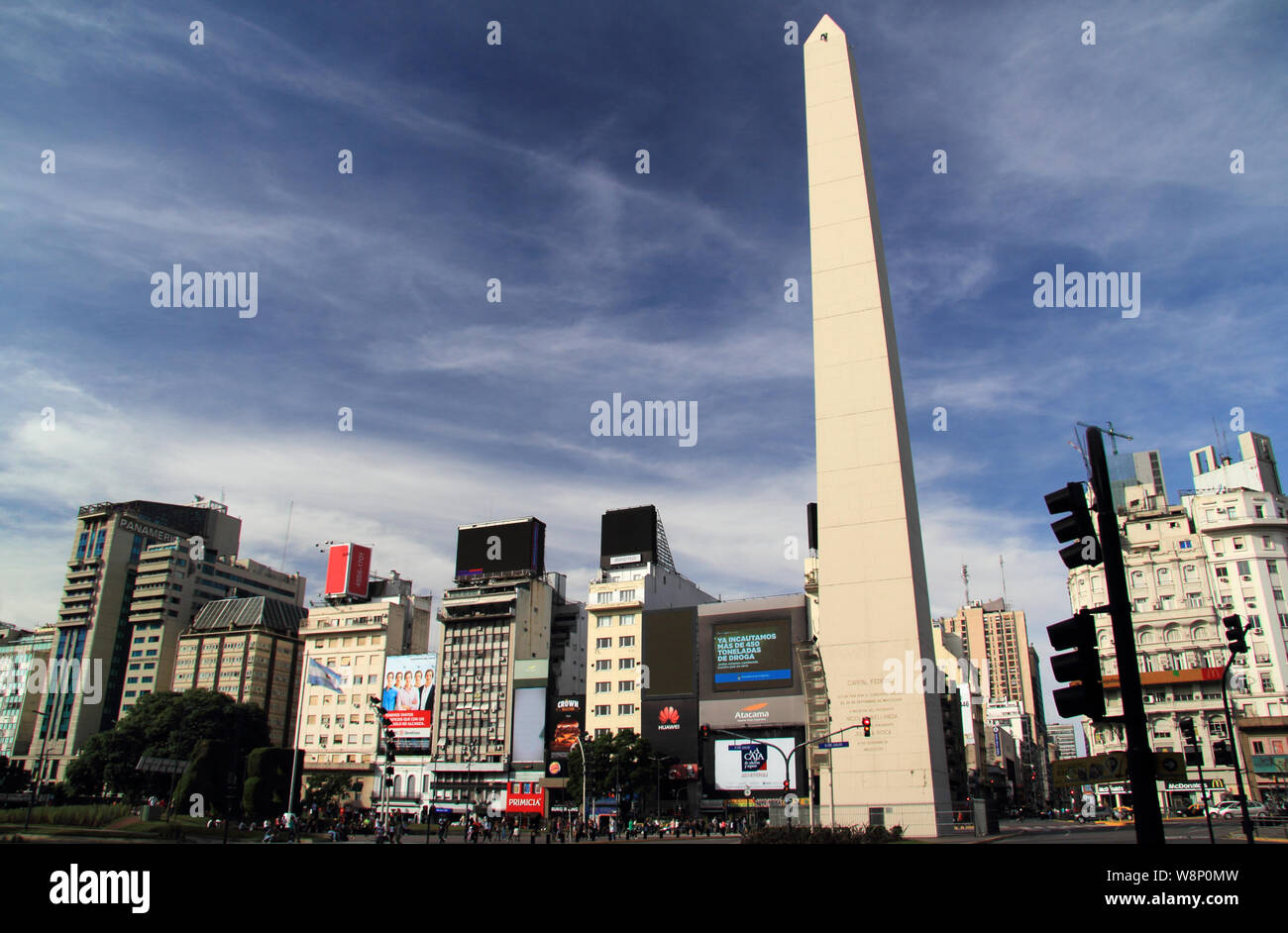 Der Obelisk von Buenos Aires, am Platz der Republik gelegen, ist eines der bekanntesten Symbole in der Südamerikanischen Hauptstadt von Argentinien Stockfoto