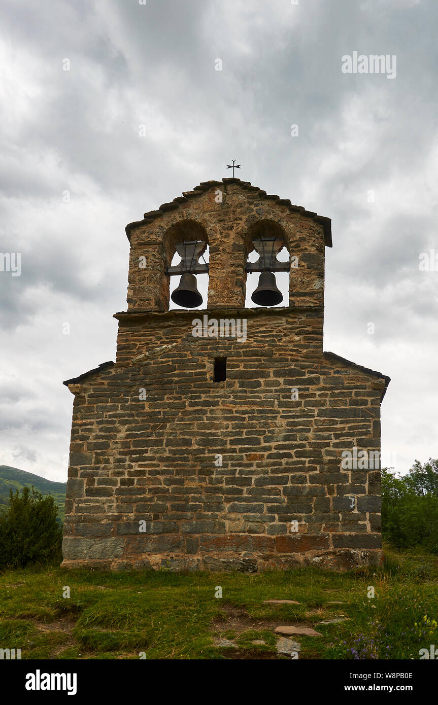 Sant Quirc de Durro Kapelle, eines der katalanischen romanischen Kirchen des Vall de Boí (Bohí Tal, Alta Ribagorza, Lleida, Pyrenäen, Katalonien, Spanien) Stockfoto