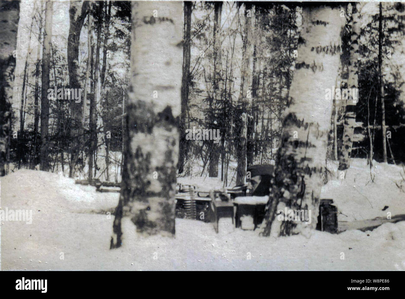 Deutsche Soldaten mit einem Maschinengewehr im Schnee an der russischen Front 1942 Stockfoto