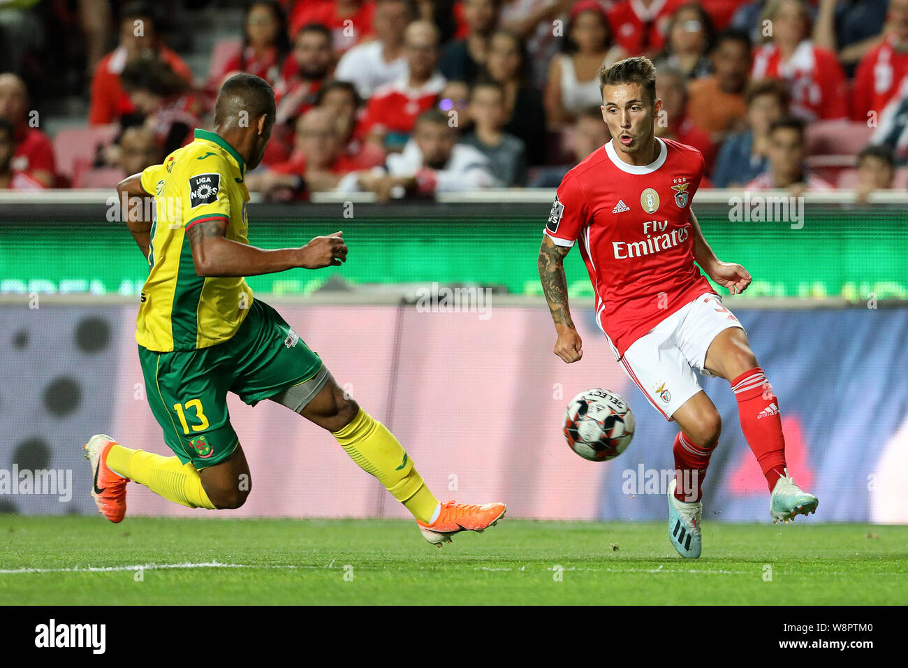 Lissabon Portugal 10 Aug 2019 Alex Grimaldo Von Sl Benfica In Aktion Wahrend Der Liga Nrn 2019 20 Fussball Match Zwischen Sl Benfica Vs Fc Pacos De Ferreira Final Score Sl Benfica 5