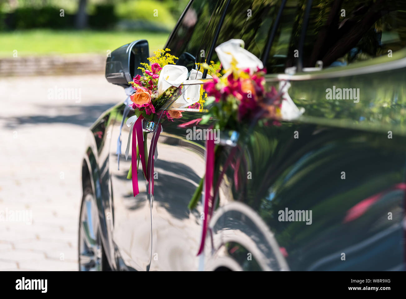Wedding Bouquet auf neue Hochzeit Auto! Stockfoto