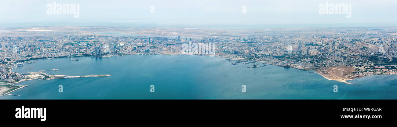Antenne Panoramablick über Baku, der Hauptstadt Aserbaidschans. Stockfoto