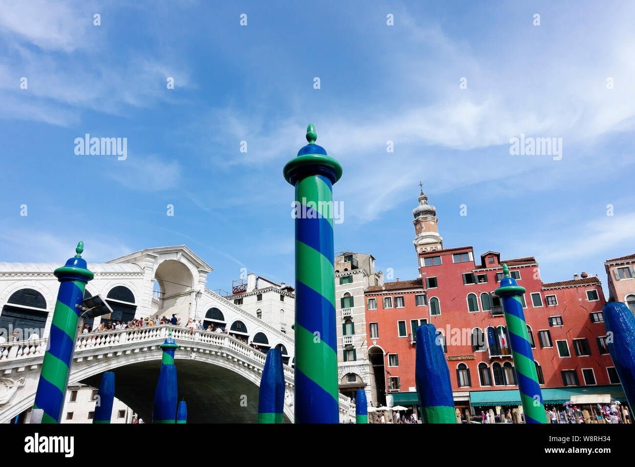 Rialtobrücke, Steinbrücke und Säulen am Canale Grande. Ponte di Rialto. UNESCO. Venedig, Venetien, Italien, Europa, EU Stockfoto