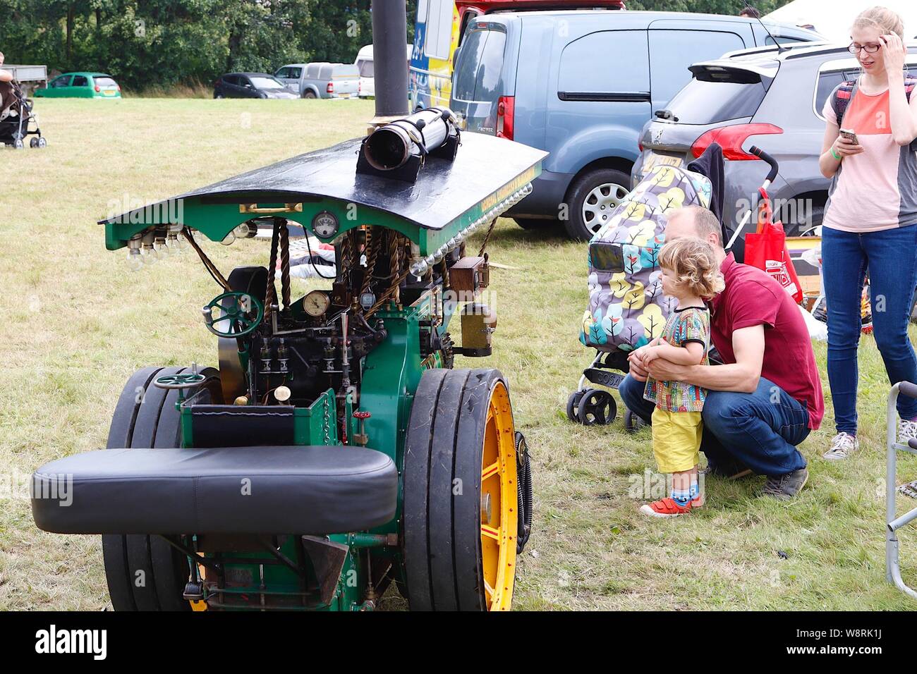 Sedlescombe, East Sussex, Großbritannien. August 2019, 11. Rural Past Times ist eine Country-Show feiert alles ländliche aus der Vergangenheit, die Veranstaltung umfasst Vintage Dampftraktor Pflügen. Das Ziel der Ausstellung ist es, die Geschichte der Landwirtschaft und andere Aspekte des ländlichen Lebens, einschließlich Handwerk, Handwerk und Hüttenindustrie zu betrachten. Das Geld wird zur Unterstützung lokaler Wohltätigkeitsorganisationen gesammelt. ©Paul Lawrenson 2019, Bildquelle: Paul Lawrenson/Alamy Live News Stockfoto