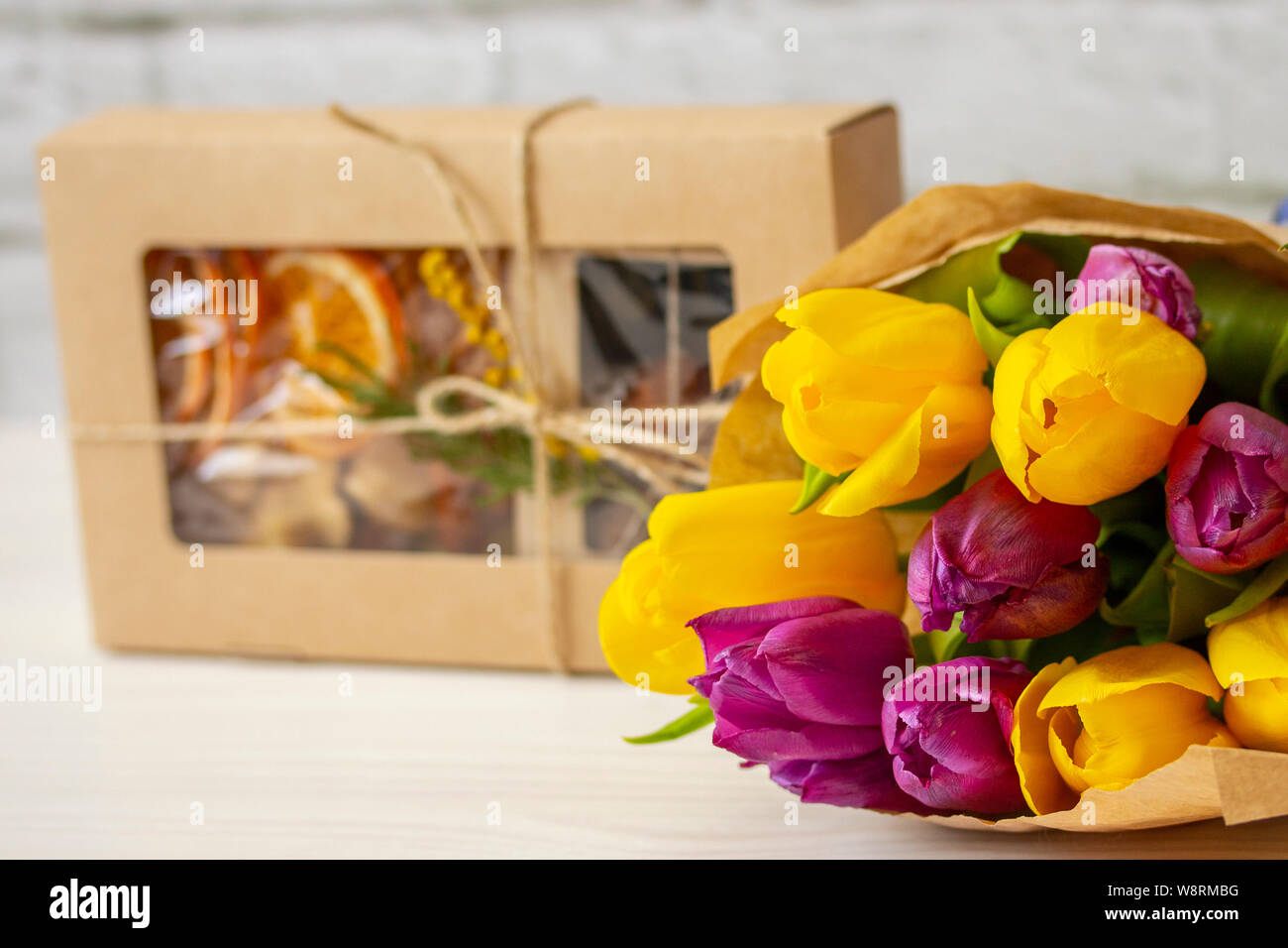 Sussigkeiten In Der Verpackung Stockfotos Und Bilder Kaufen Alamy