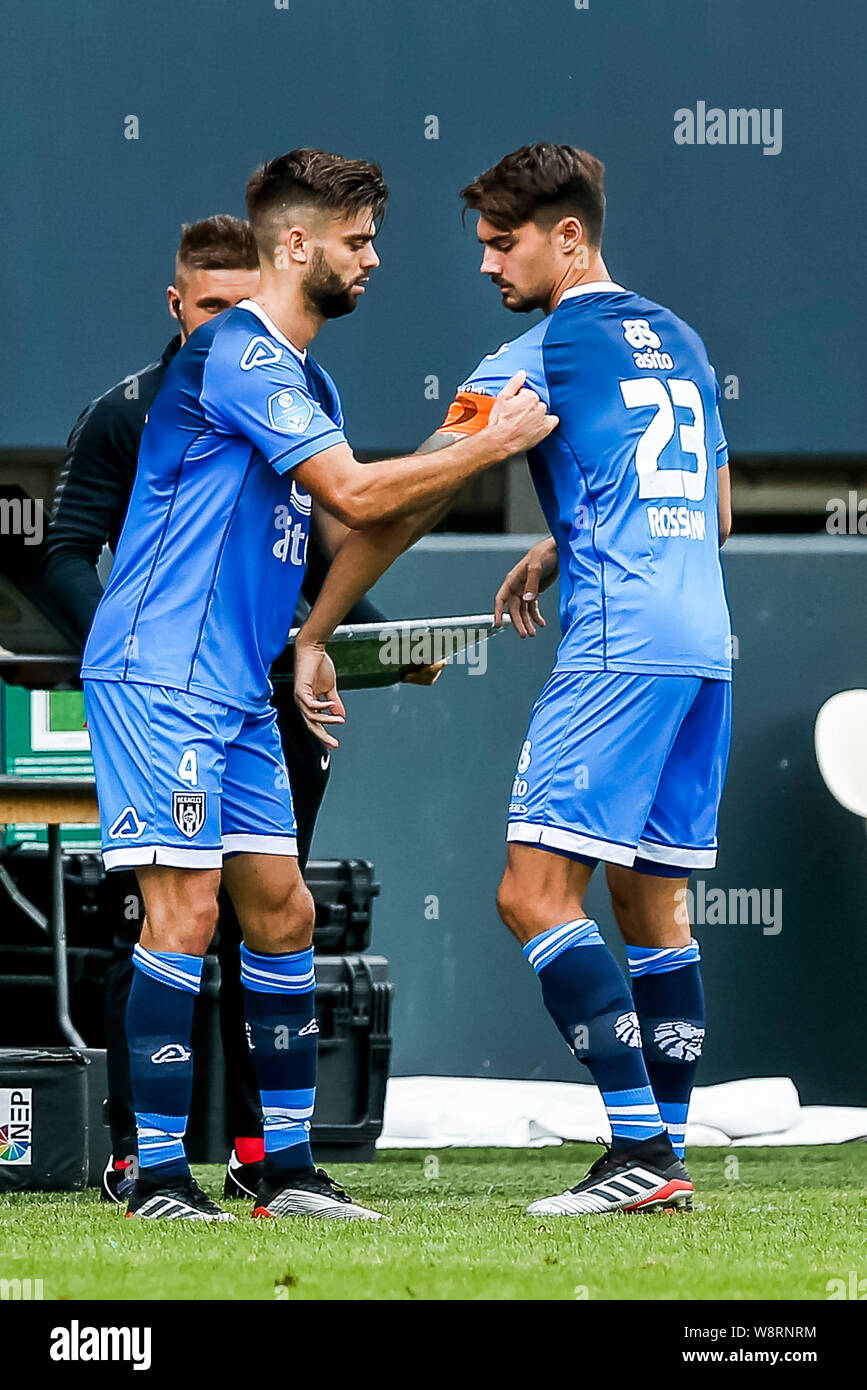 Sittard, Niederlande. 11 Aug, 2019. SITTARD, 11-08-2019, Stadion Fortuna Sittard, Niederlande eredivisie Saison 2019/2020. Heracles Almelo Spieler Robin Vorschriftsmässiger, Heracles Almelo Spieler Maximilian Rossmann Credit: Pro Schüsse/Alamy leben Nachrichten Stockfoto