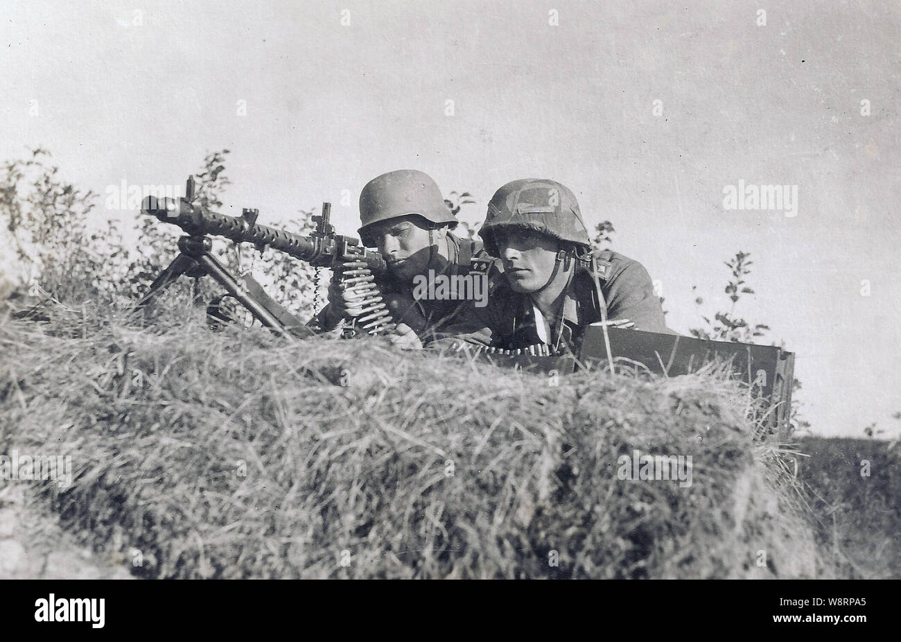 Deutsche Soldaten Feuer ein leichtes Maschinengewehr MG 34 an der russischen Front 1942 Stockfoto