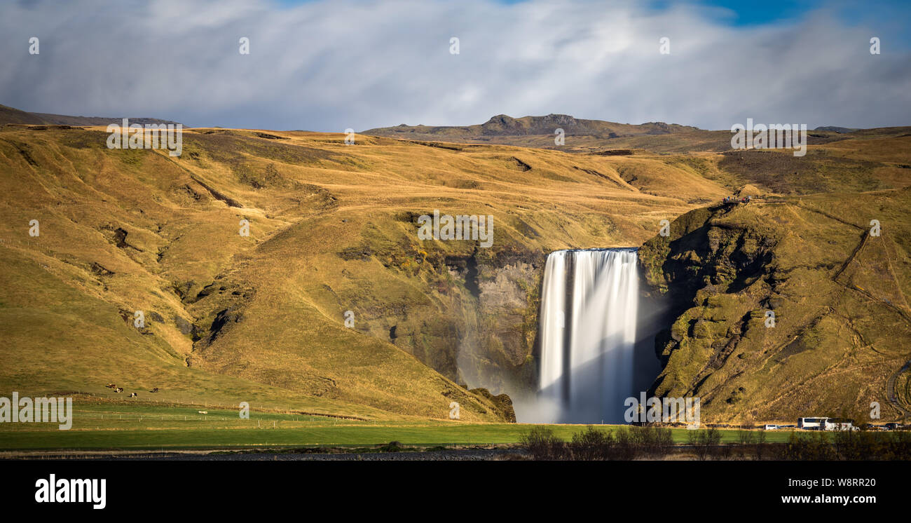 Skogafoss, dem höchsten Wasserfall im südlichen Island Stockfoto