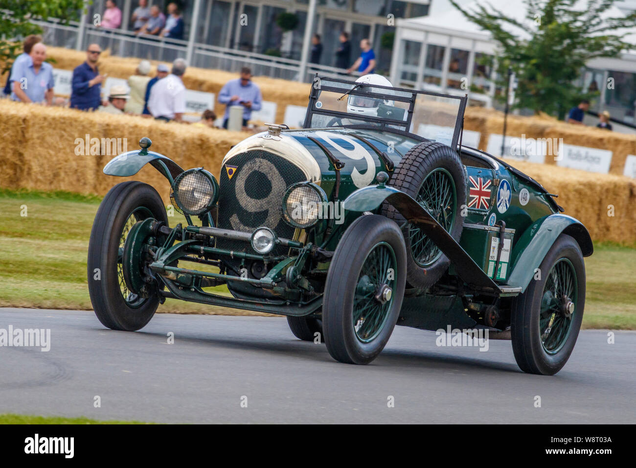 1926 Bentley 3 Liter Super Sport Le Mans mit Fahrer Edward Williams am 2019 Goodwood Festival der Geschwindigkeit, Sussex, UK. Stockfoto