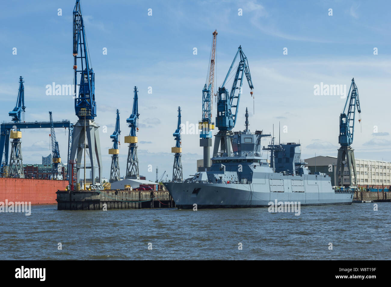 Marine Schiff in der Werft Schiffbau arms export Hamburg Schiffe reparieren Industrie Stahl Stockfoto