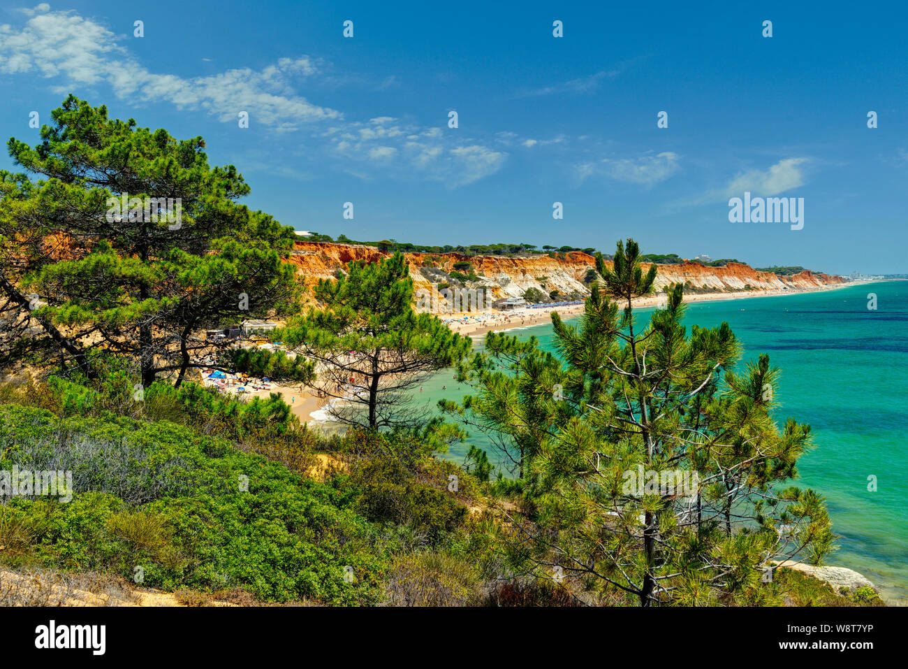 Praia da Falésia in der Nähe von Albufeira, Algarve Stockfoto