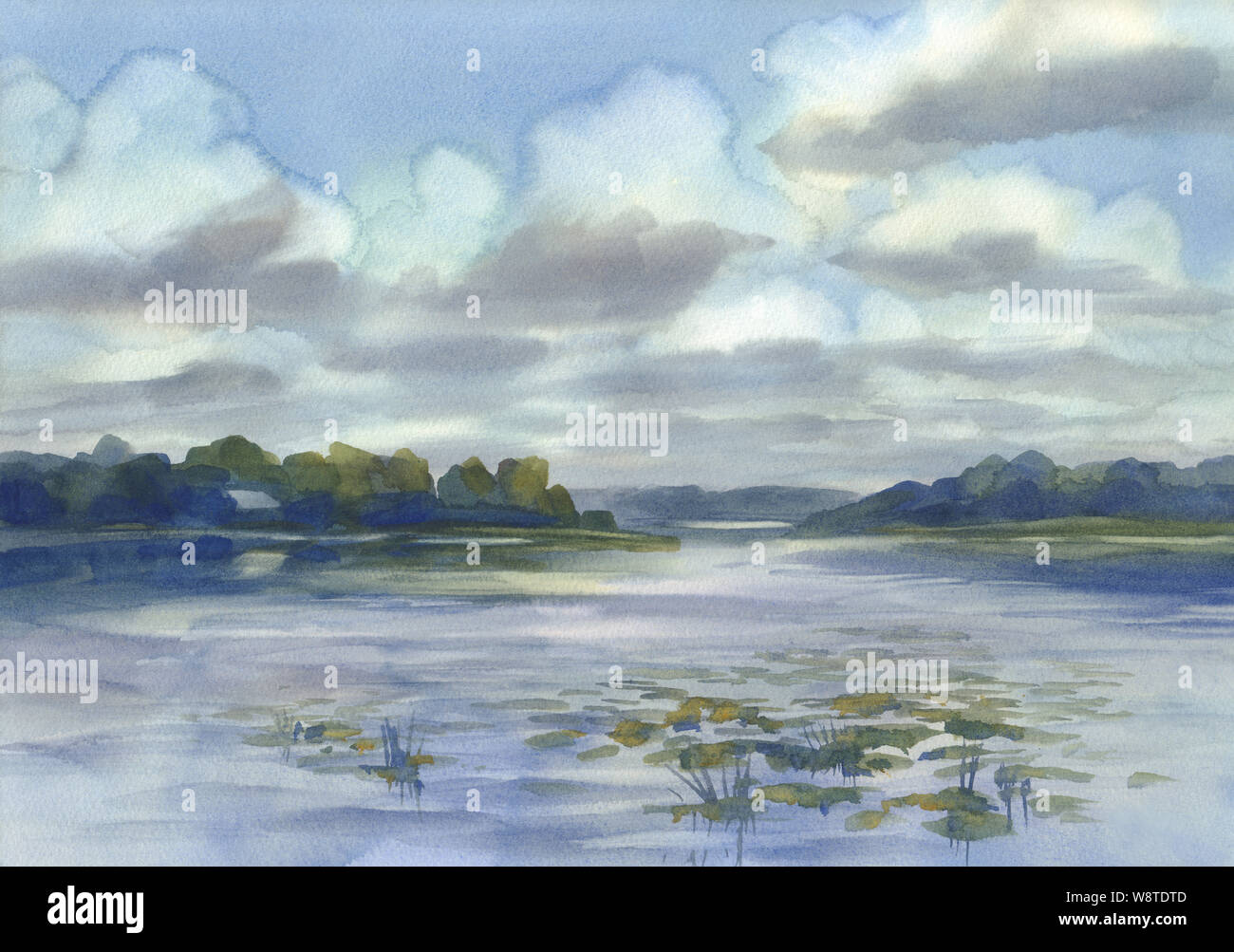 Wolken über dem See Aquarell Hintergrund. Sommer Tag Landschaft Stockfoto