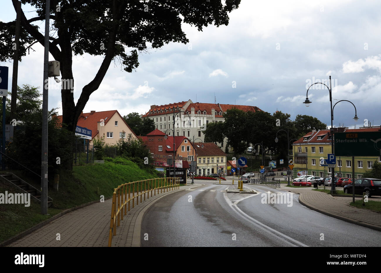 Blick auf die Stadt der Stadt Ryn (Rhein) in den polnischen Masuren (ehemalige Schlesien) - die alte Ordnung Schloss seit 2006 ein edles Hotel nach umfangreicher Restaurierung, aufgenommen am 17.07.2019 | Verwendung weltweit Stockfoto