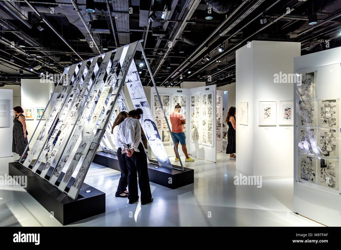 Dies ist MANGA – die Kunst von Urasawa Naoki Ausstellungen im Japan House, London, Großbritannien Stockfoto