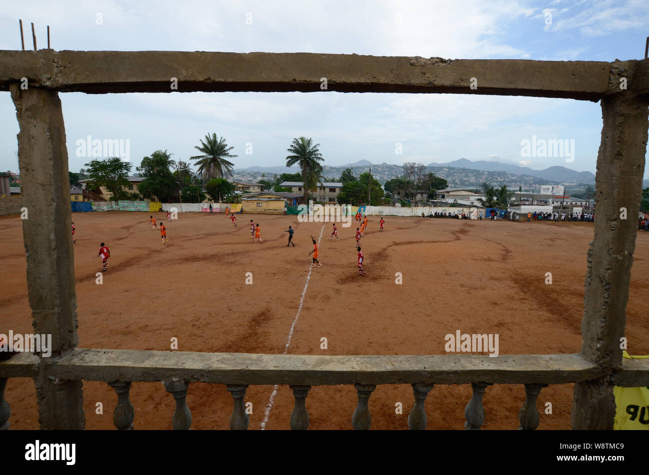 Fußballspiel, Meer Trainer Liga Cup in Aberdeen, Freetown, Sierra Leone Stockfoto