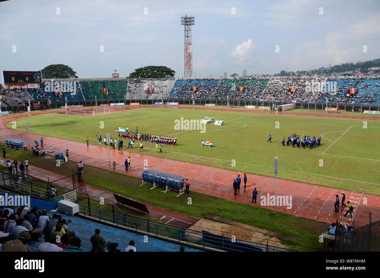 Internationale Fußballspiel in Freetown Sierra Leone vs Seychellen im Jahr 2014 Stockfoto