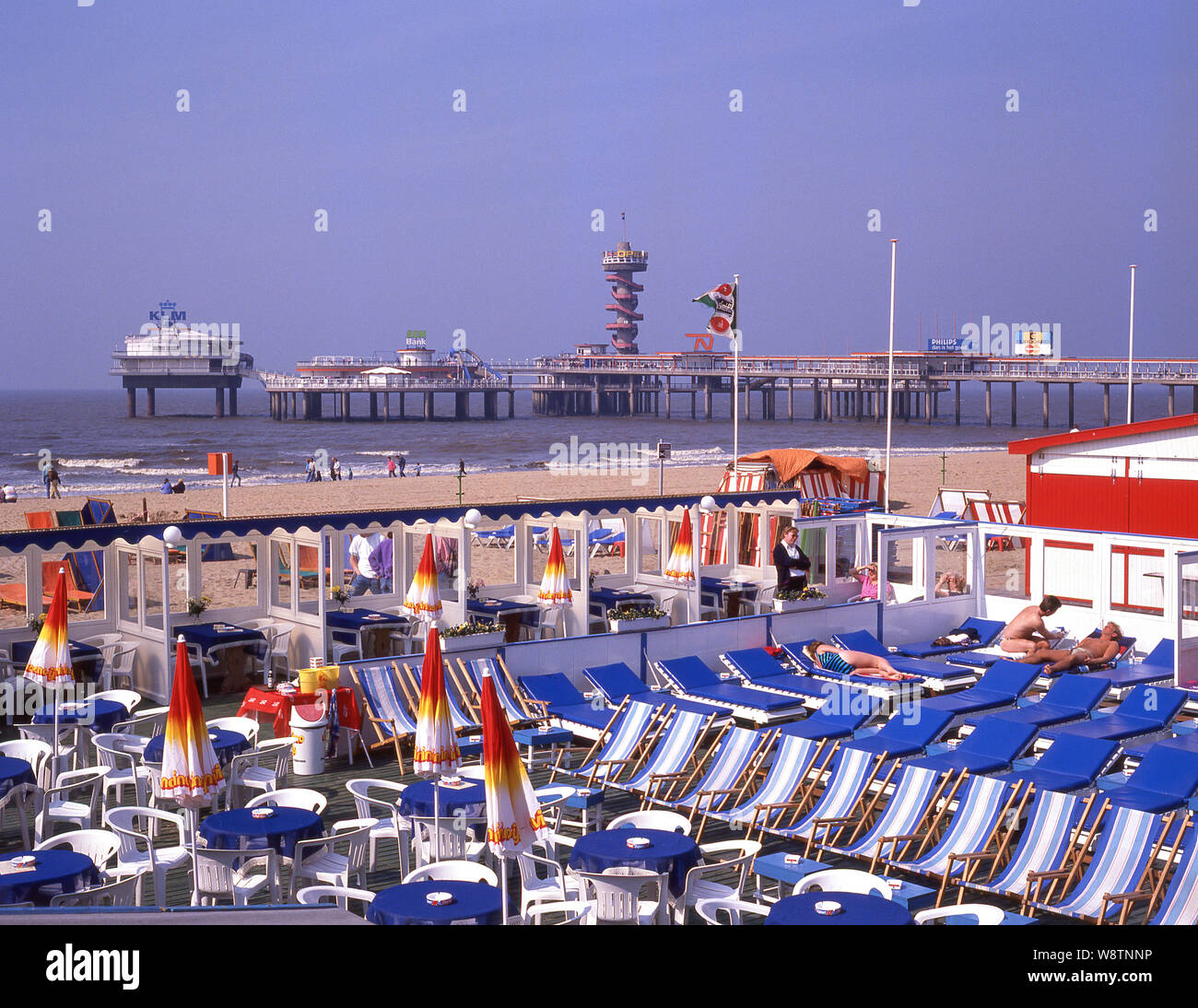 Die Strandpromenade und die Seebrücke, Scheveningen, Den Haag (Den Haag), Zuid-Holland, Königreich der Niederlande Stockfoto