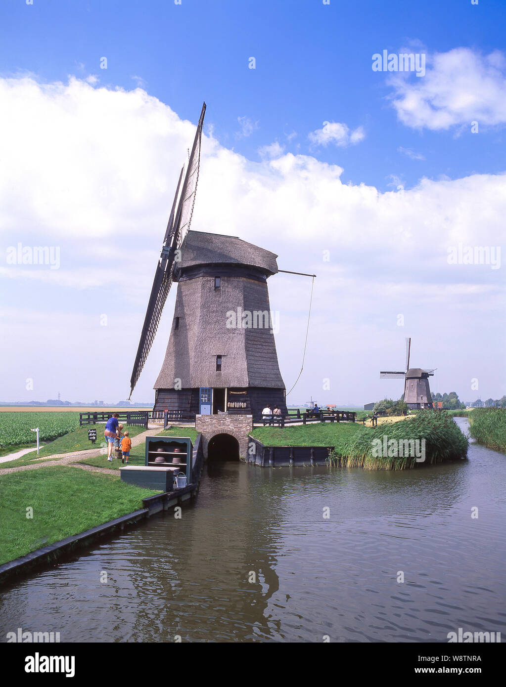 Windmühlen in der Nähe von Edam, Noord-Holland, Königreich der Niederlande Stockfoto